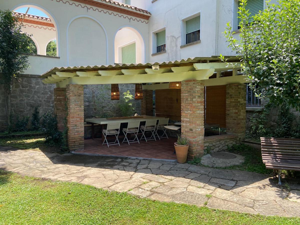 Espectacular Casa Chateau En El Centro De Olot Εξωτερικό φωτογραφία