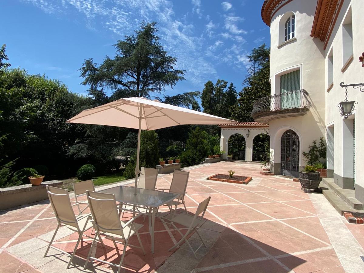 Espectacular Casa Chateau En El Centro De Olot Εξωτερικό φωτογραφία