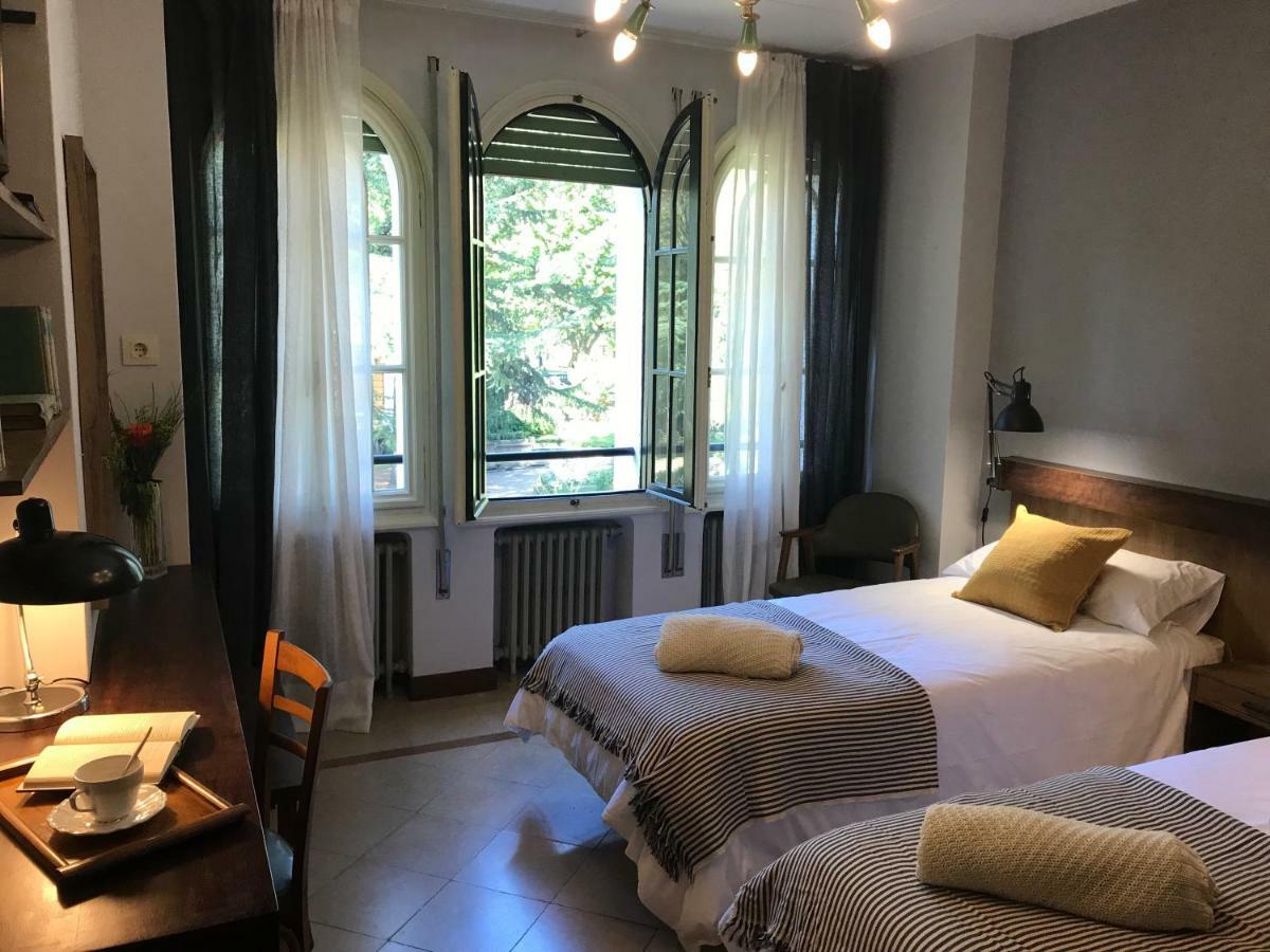 Espectacular Casa Chateau En El Centro De Olot Εξωτερικό φωτογραφία