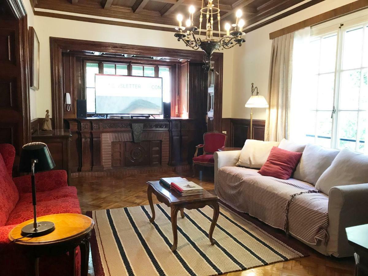 Espectacular Casa Chateau En El Centro De Olot Εξωτερικό φωτογραφία
